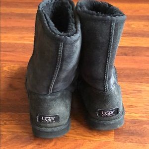 Size 9 Black Uggs